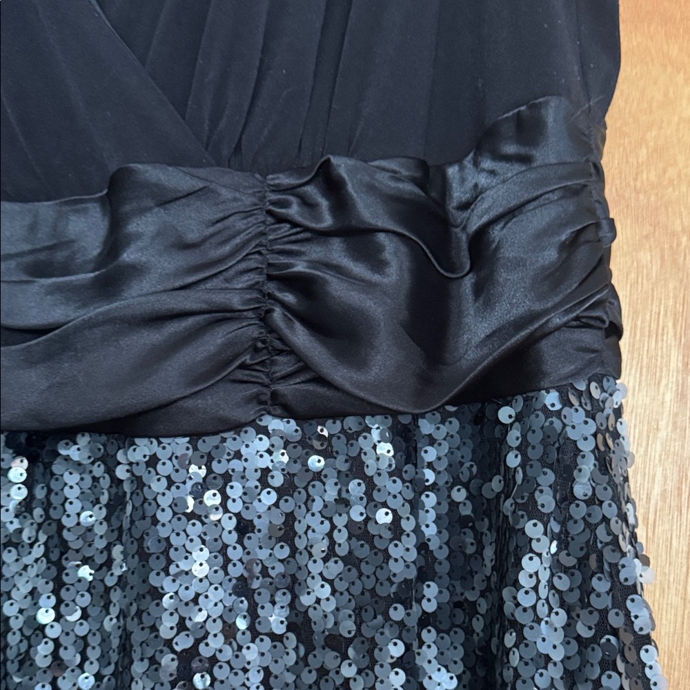 Dressbarn Elegant Black and Silver Mini Dress - Picture 3 of 10